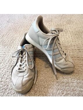 Adidas Samoa Gray Sneakers w Light Blue Stripes Sneaks Women Sz 7.5 Athletic